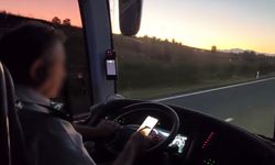 Yolcuların Hayatını Hiçe Sayarak Cep Telefonuyla Oynadı
