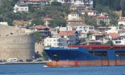 Yalova’ya Gelen Gemi Çanakkale Boğazı’nda Arızalandı