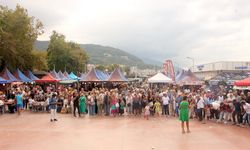 Çınarcık'ta 4 Ton Hamsi İkram Edildi