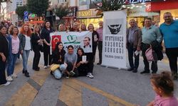 Yalova’da Cumhuriyet Caddesi Kitap Okuma Alanına Dönüştü