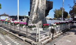 Çınarcık’ta Turgut Özal Parkı Çiçeklendi