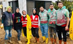 Kızılay Gönüllüleri Armutlu’da Selden Etkilenen Ailelerin Yanında