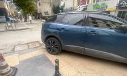 Yalova’da Engelli Geçiş Yoluna Park Eden Araç Dikkat Çekti