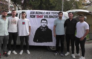 Şehit Olan Arkadaşları İçin Lokma Dağıttılar
