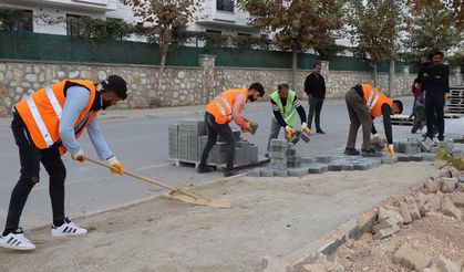 Radar Caddesi’nde Tretuvar Çalışması Yapılıyor