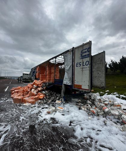 Kağıt Yüklü Tır Dorsesinde Büyük Yangın
