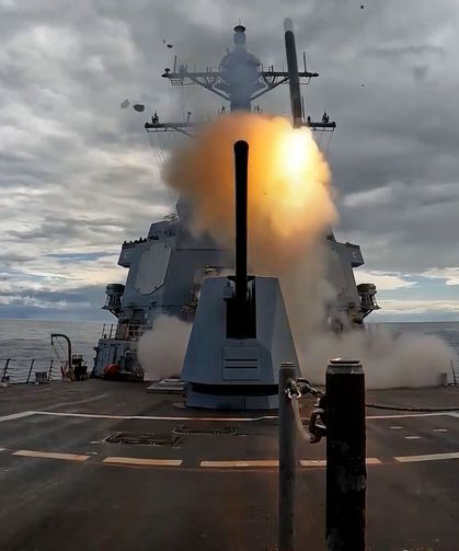 ABD, İran’da Binden Fazla Noktayı Vurdu