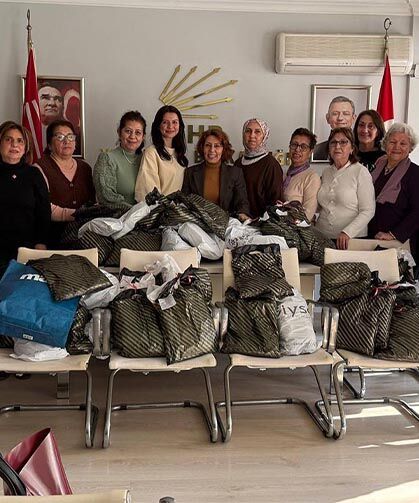 CHP’li Kadınlardan Çocuklara Bayram Hediyesi