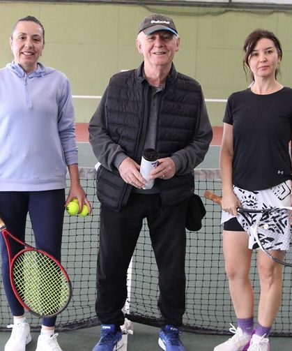 İlk Servisler Atıldı, Yalova’da Yürüyen Köşk Turnuvası Başladı