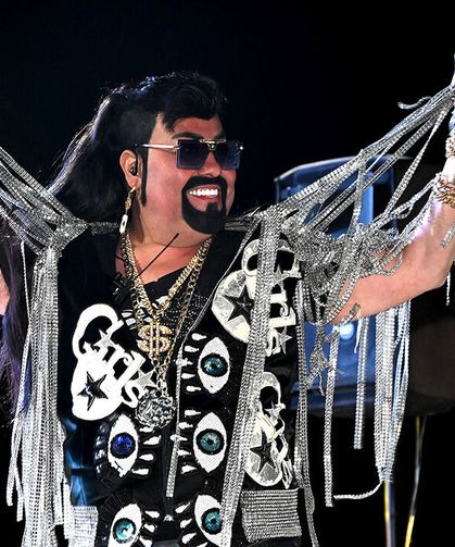 Yalova’da Romanlar Günü Coşkusu: Kobra Murat Sahneye Damga Vurdu