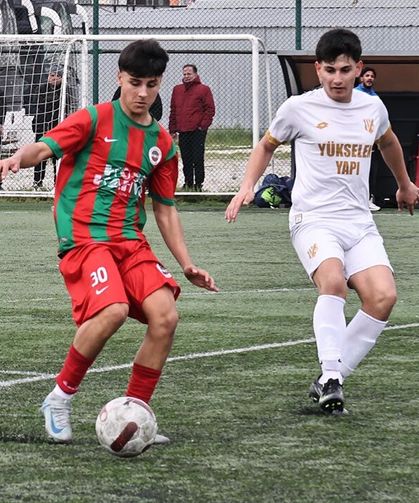 Yalovaspor U16’daki Derbide Güldü