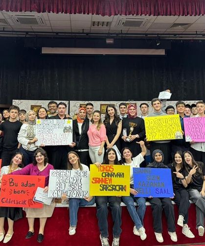 Yalova’nın En İyi Tiyatro Ekibi Altınova Selahattin Aslan Anadolu Lisesi