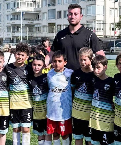 Yalovagücü Bir Günde Üç Kupa Kaldırdı