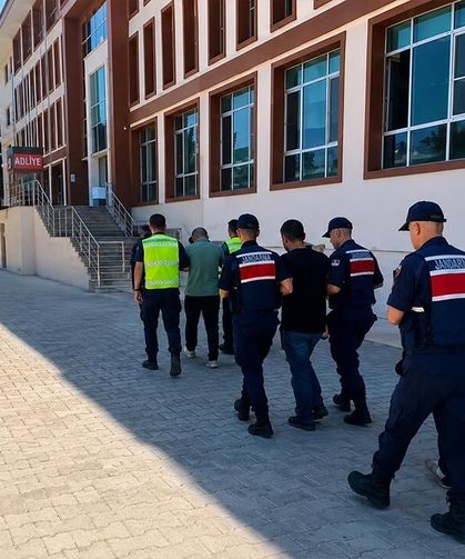 Altınova ve Karamürsel'de Eş Zamanlı Uyuşturucu Operasyonu