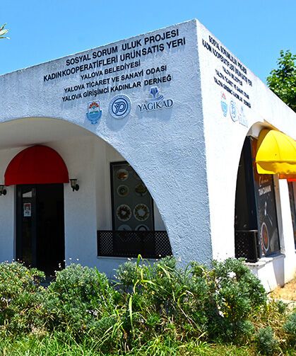 Yalova’nın Yerel Hediyelik Ürünleri Ve Kadınların El Emekleri Bu Noktadan Satılıyor