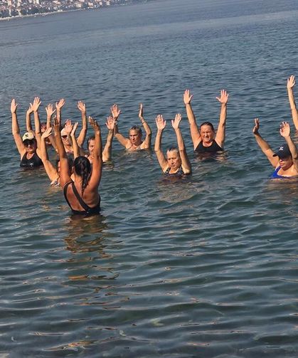 Çınarcık'ta Kadınlar Sahilde Sporla Buluşuyor