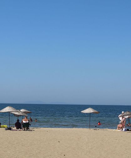 Yalova’da Vatandaşlar Her Şeye Rağmen Akasya Plajını Tercih Etti