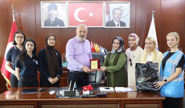 Atık Pil Şampiyonlarına Başkan Silpagar’dan Ödül