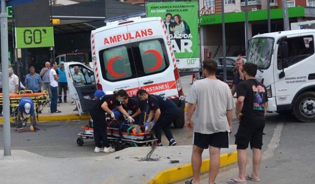 Karamürsel’de Otomobil Ve Ambulans Çarpıştı: 2 Yaralı