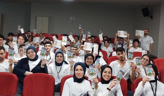 Üniversite Öğrencilerine AIDS Eğitimi