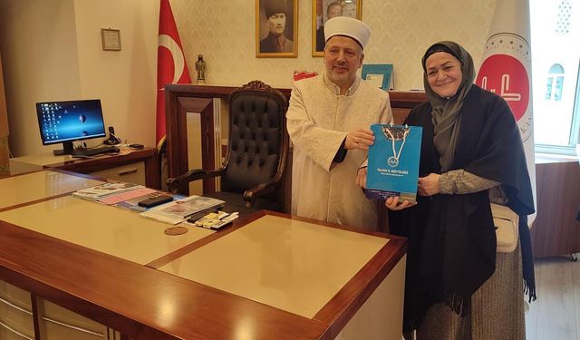 Intısar Alkrmels, Müslüman Oldu