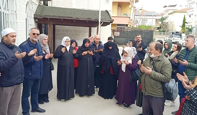 Umreciler Yalova’dan Dualarla Uğurlandı