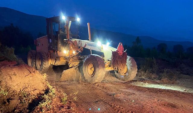 Armutlu'daki Yangına İl Özel İdaresi Desteği