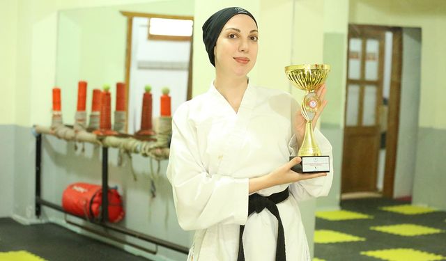 Yalova'nın İlk Kadın Karate Antrenörü Oldu!