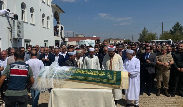 Narin’in Tabutuna Bırakılan Duvak Yürekleri Dağladı