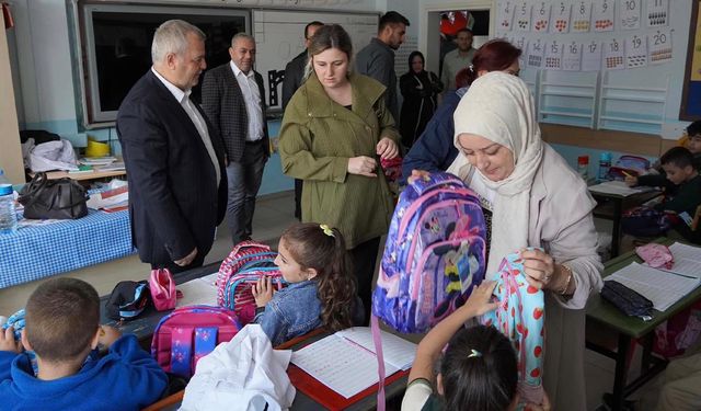 Armutlu Belediyesi’nden Minik Öğrencilere Destek