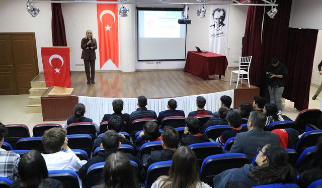 Çiftlikköy’de Sürdürülebilir Mimari Semineri Yapıldı