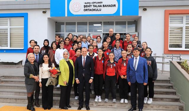 Başkan Yele’den, 1000 Öğrenciye Dijital Eğitim Seti Hediyesi