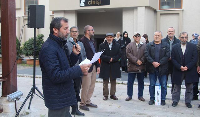 Yalovalılar Esad’ın Devrilişi İçin Şükür Namazı Kıldı