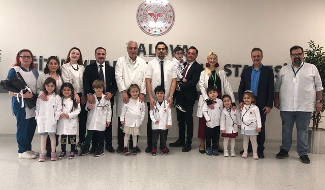Geleceğin Doktorları 14 Mart Tıp Bayramını Kutladılar