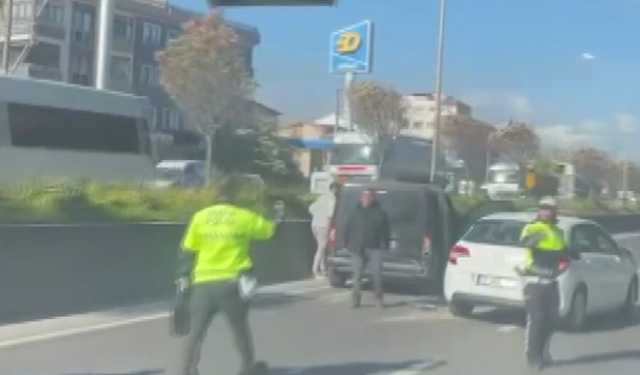 Yalova'da Peş Peşe Zincirleme Kaza