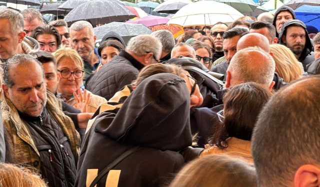 Ünlü Sanatçı Volkan Konak'ın Cenaze Töreninde Yoğunluk