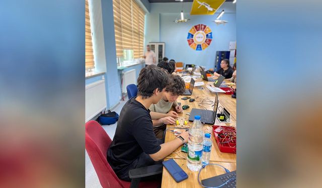 Gençler Teknolojiyle Büyüyor