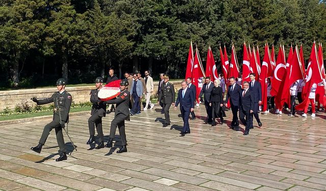 Bakan Bak'tan Gençler ve Sporcularla Anıtkabir'e Ziyaret