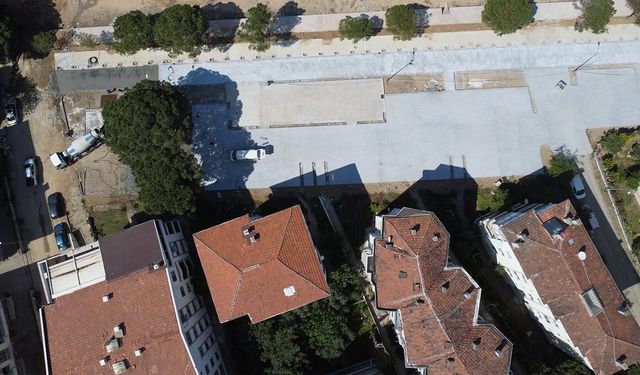 Armutlu’da Sahil Düzenlemeleri Devam Ediyor