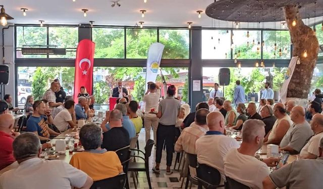 Başkan Kurt, Yaz Sezonu Öncesi Esnaflarla Buluşuyor!