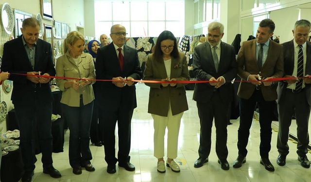 Yalova'da HEM Kursiyerlerinden Karma Sergi