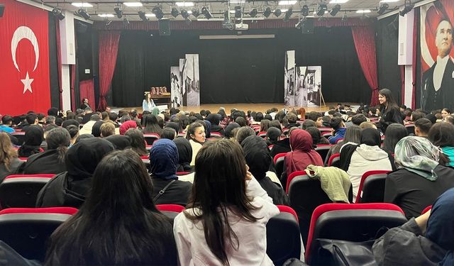 Liseler Arası Tiyatro Yarışması İl Finali Gerçekleşti