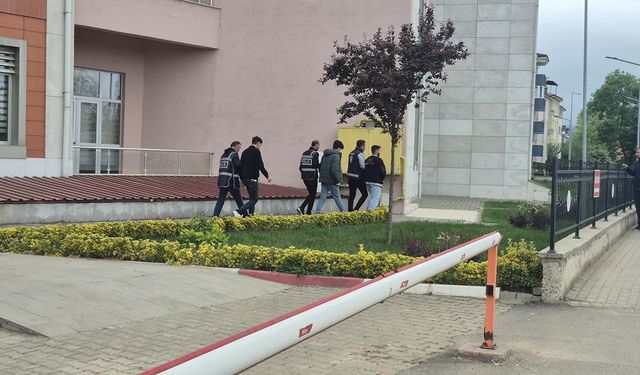 Sahte Polis Çetesi Yalova’da Kıskıvrak Yakalandı