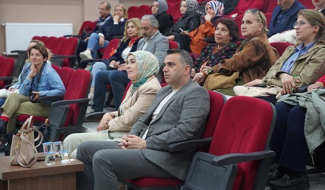 Kadıköy’de Ailelere Yol Gösteren Söyleşi