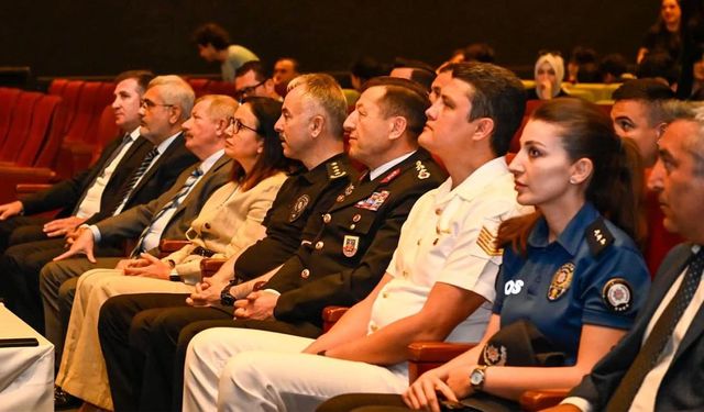 “Öğretmen” Oyunu İzleyicilerle Buluştu