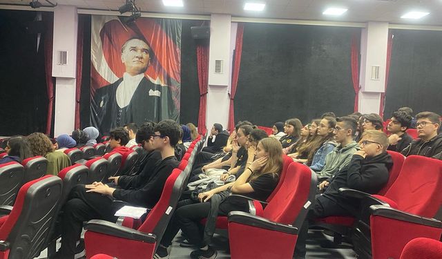 Gençler Bilimle Buluşuyor: “Bu İş Sende Biter” Etkinlikleri Sürüyor
