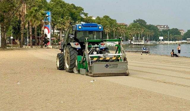 Akasya Plajı’nda Temizlik Çalışmaları Devam Ediyor!