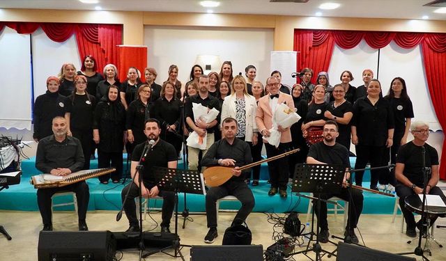 Altınova Belediyesi Kursiyerlerinden Yıl Sonu Gösterisi