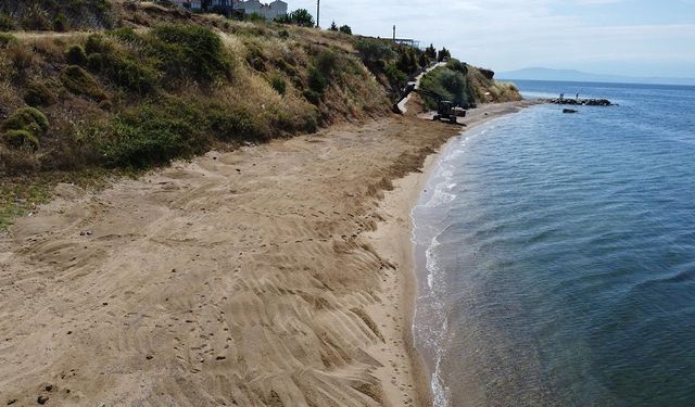 Armutlu’nun Sahil Temizlikleri Devam Ediyor