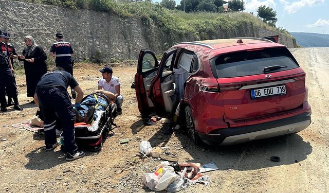Yalova'da TOGG Marka Otomobil 4 Metre Yükseklikten Yola Uçtu